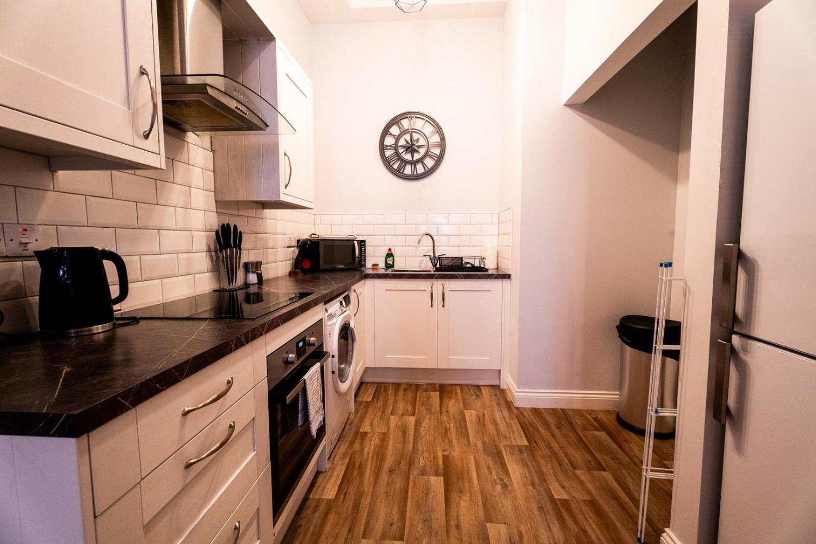 Free Parking | Smart Tv | 4 Guests Lejlighed Swansea Eksteriør billede
