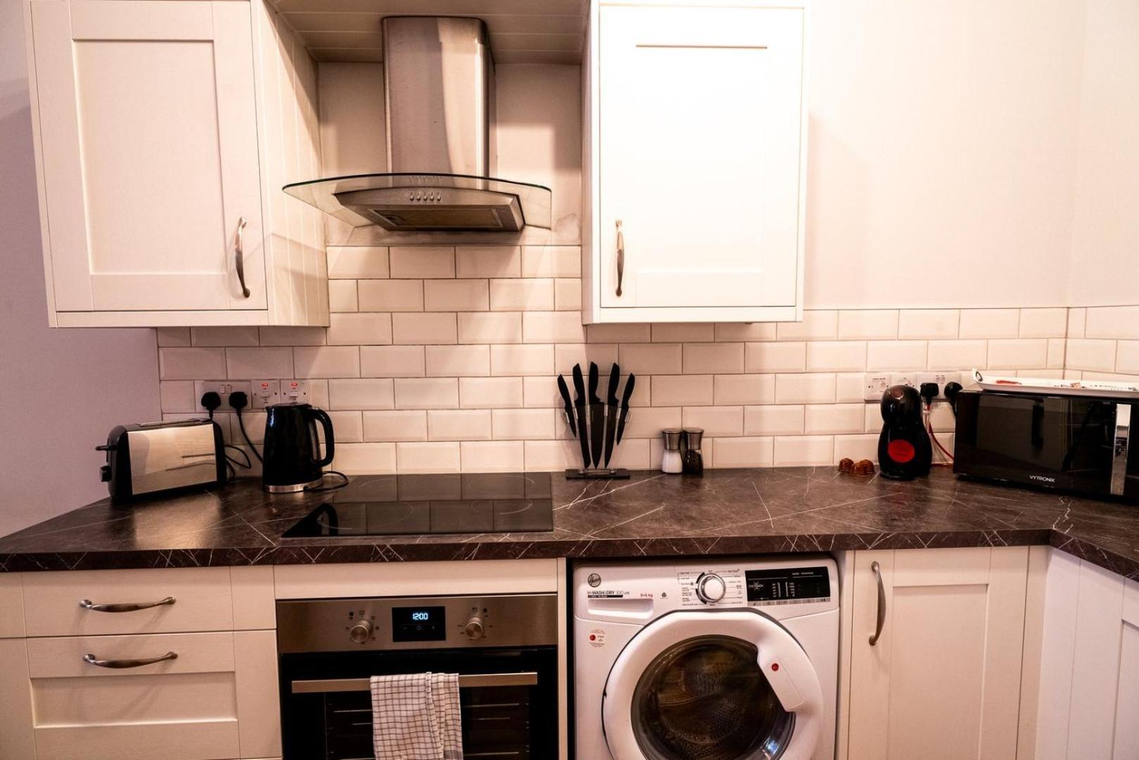 Free Parking | Smart Tv | 4 Guests Lejlighed Swansea Eksteriør billede