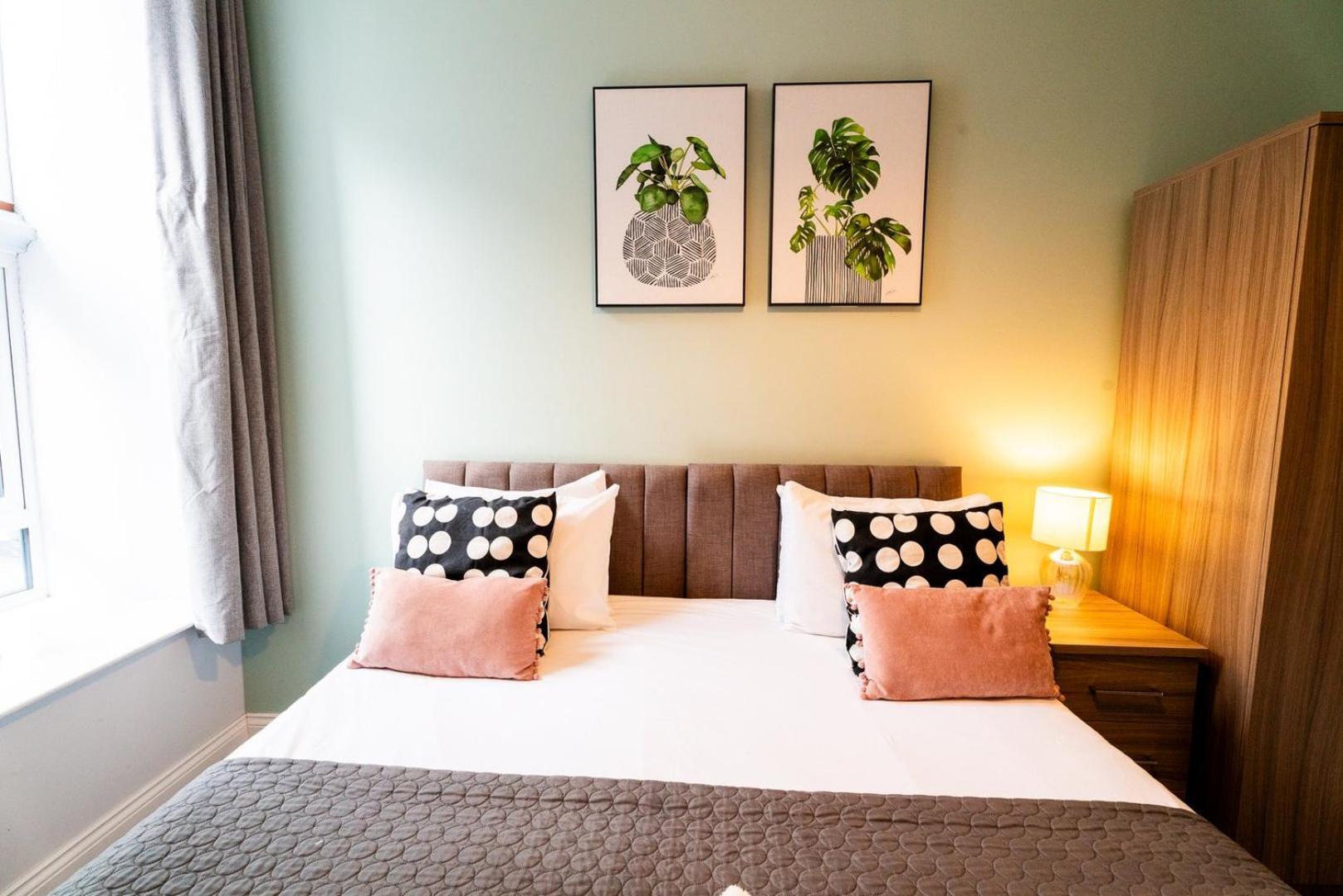 Free Parking | Smart Tv | 4 Guests Lejlighed Swansea Værelse billede