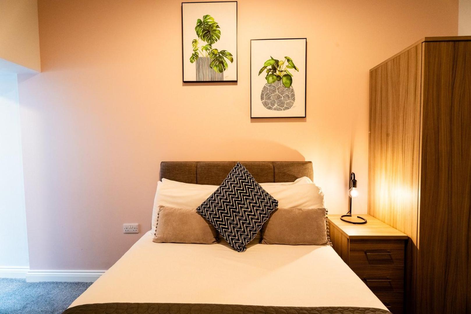 Free Parking | Smart Tv | 4 Guests Lejlighed Swansea Værelse billede