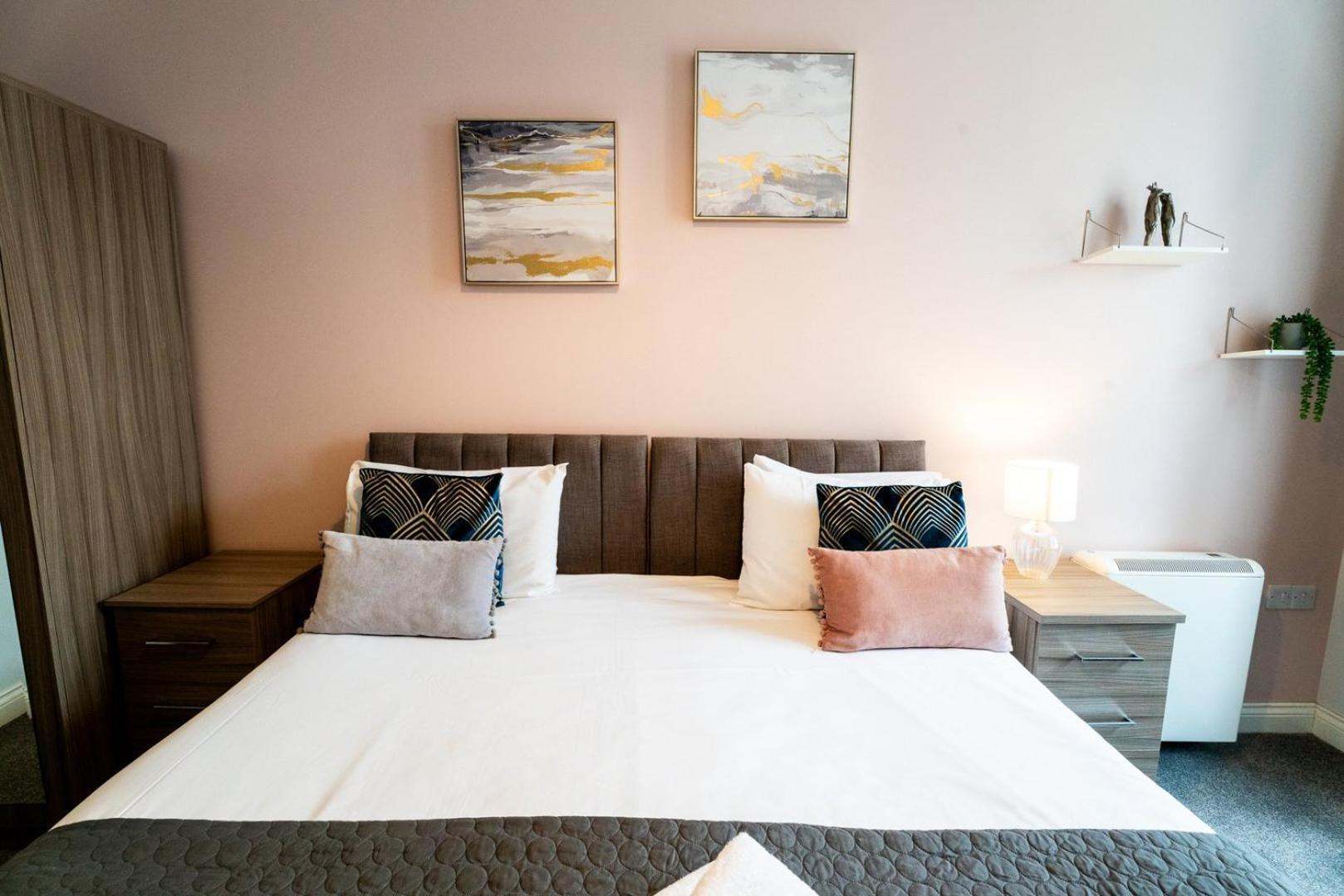 Free Parking | Smart Tv | 4 Guests Lejlighed Swansea Værelse billede