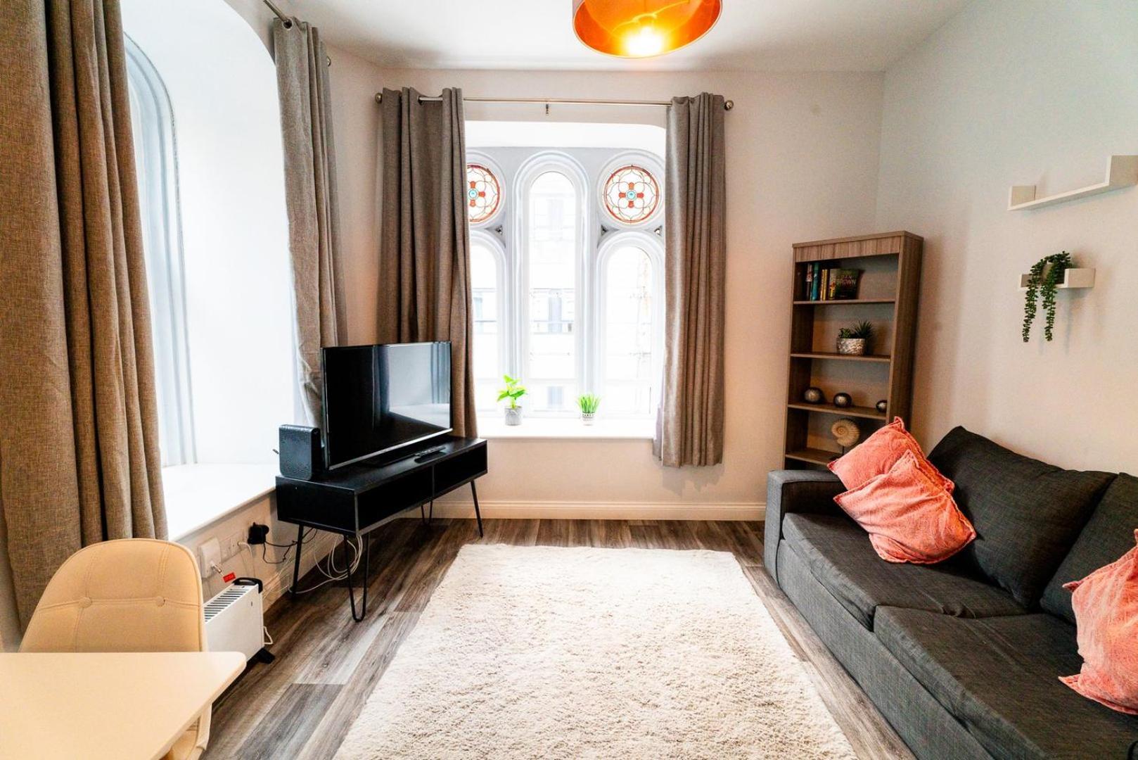Free Parking | Smart Tv | 4 Guests Lejlighed Swansea Værelse billede