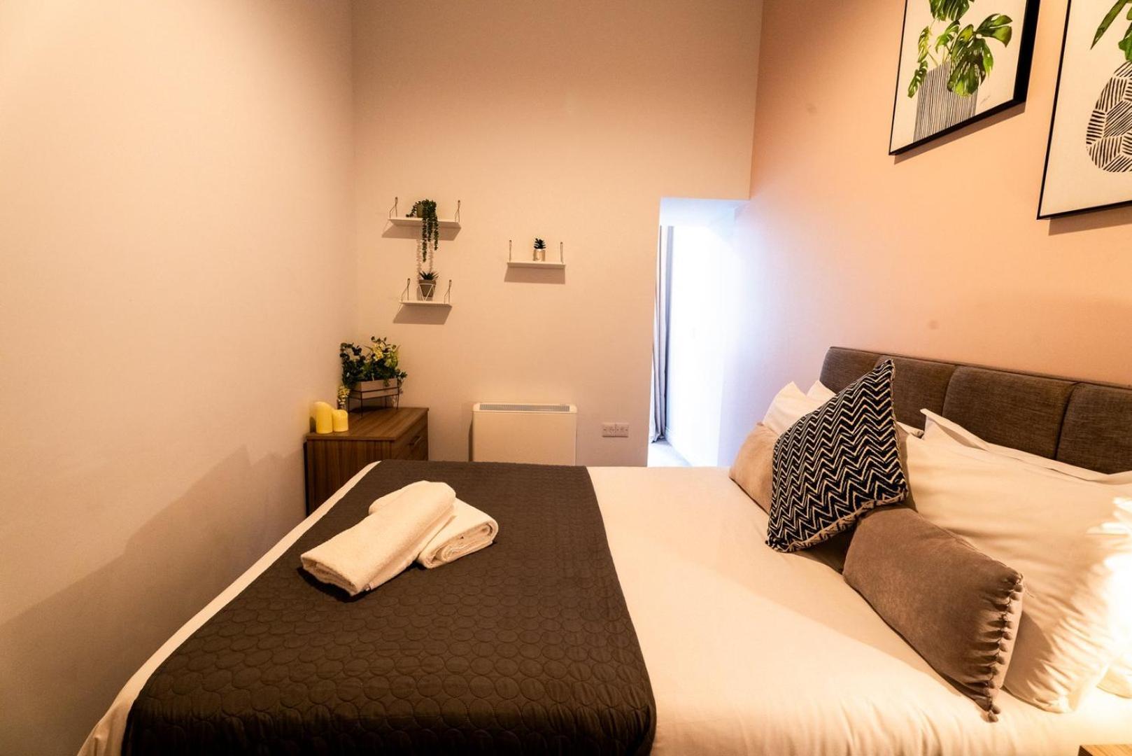 Free Parking | Smart Tv | 4 Guests Lejlighed Swansea Værelse billede