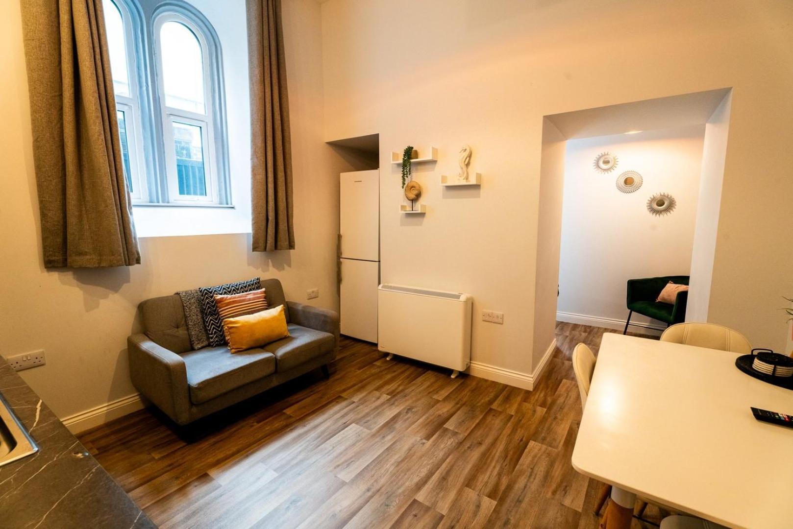 Free Parking | Smart Tv | 4 Guests Lejlighed Swansea Værelse billede