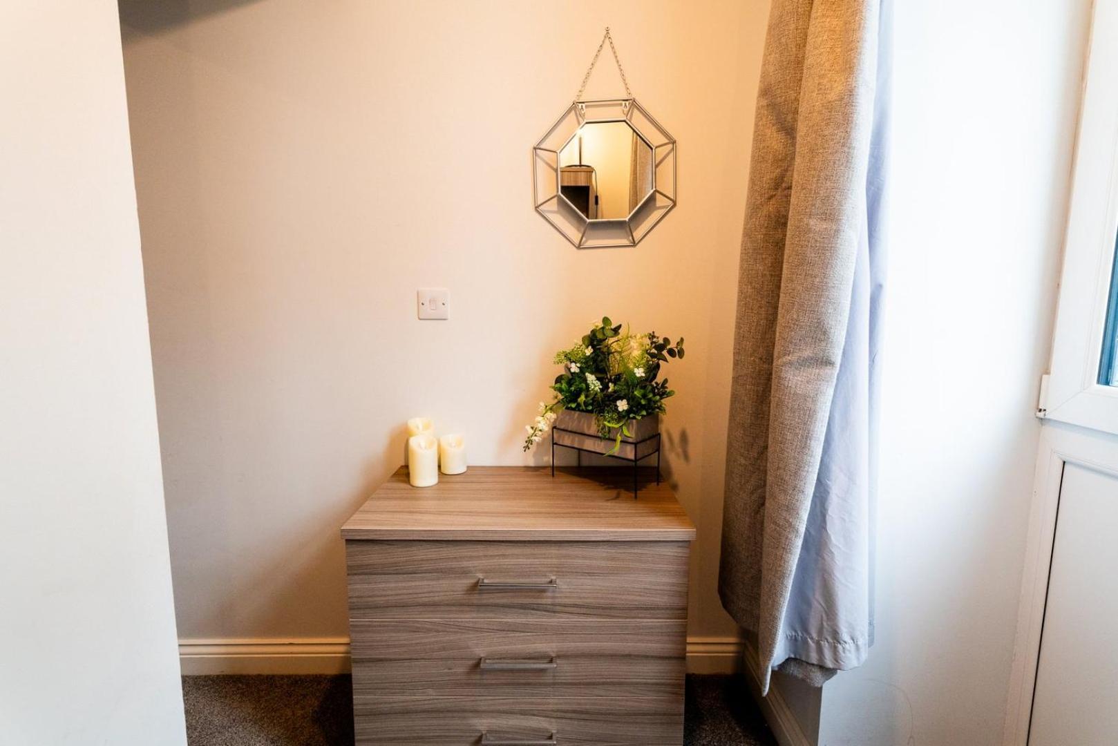 Free Parking | Smart Tv | 4 Guests Lejlighed Swansea Værelse billede