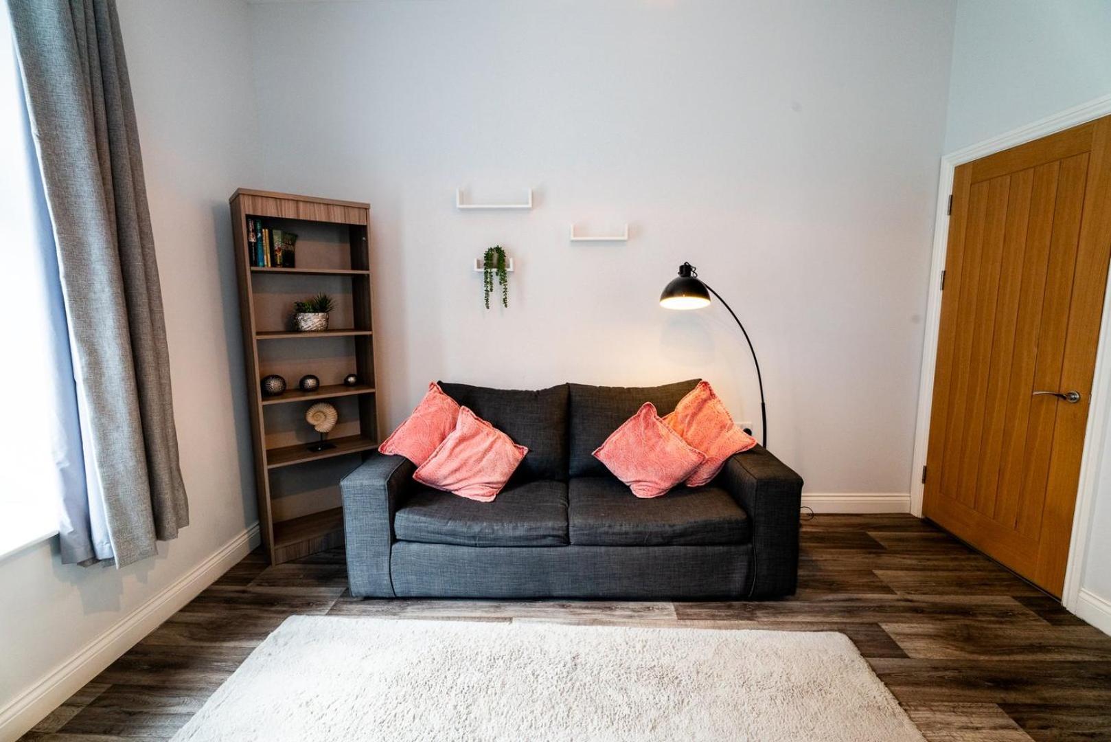 Free Parking | Smart Tv | 4 Guests Lejlighed Swansea Værelse billede