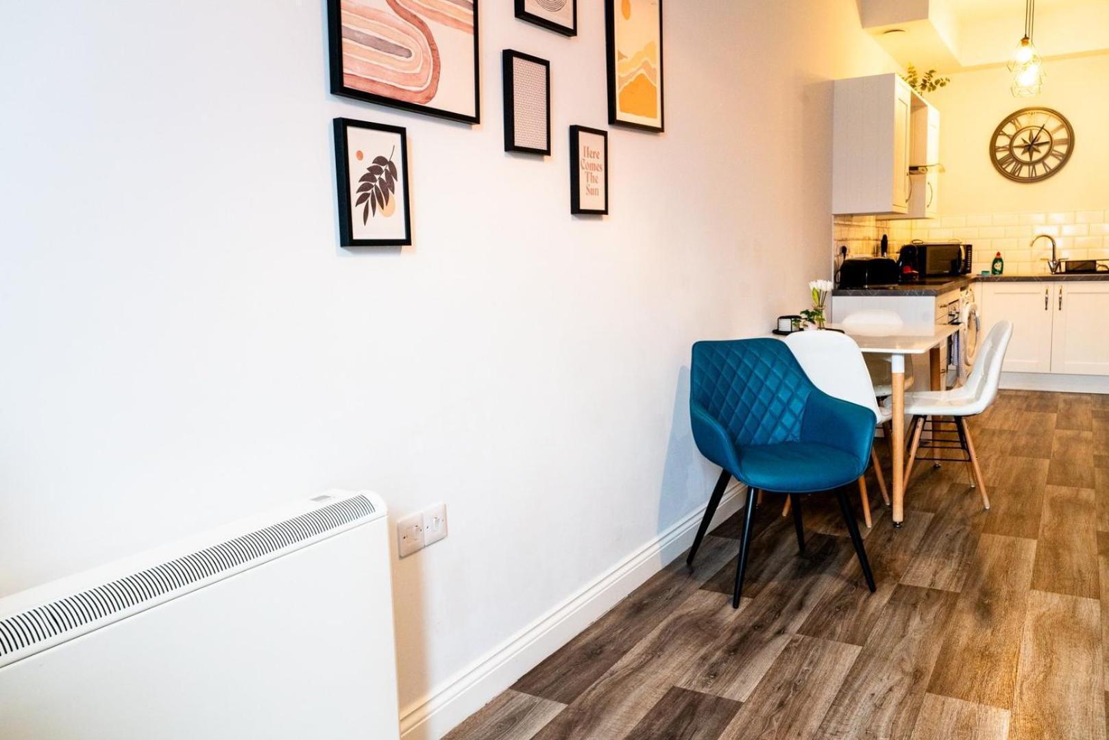 Free Parking | Smart Tv | 4 Guests Lejlighed Swansea Værelse billede