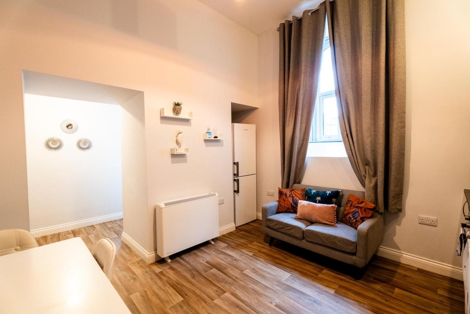 Free Parking | Smart Tv | 4 Guests Lejlighed Swansea Værelse billede